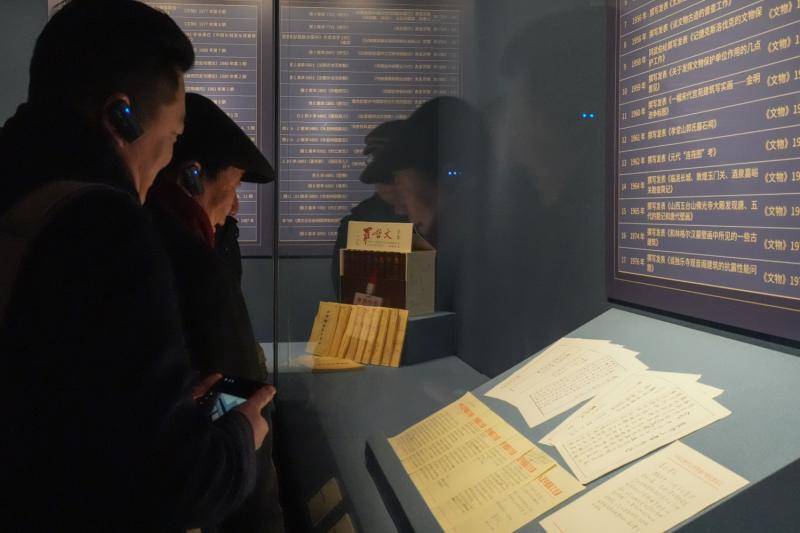 相機、卷尺、測繪儀器等展品 串起羅哲文文物保護的一生:測繪儀器